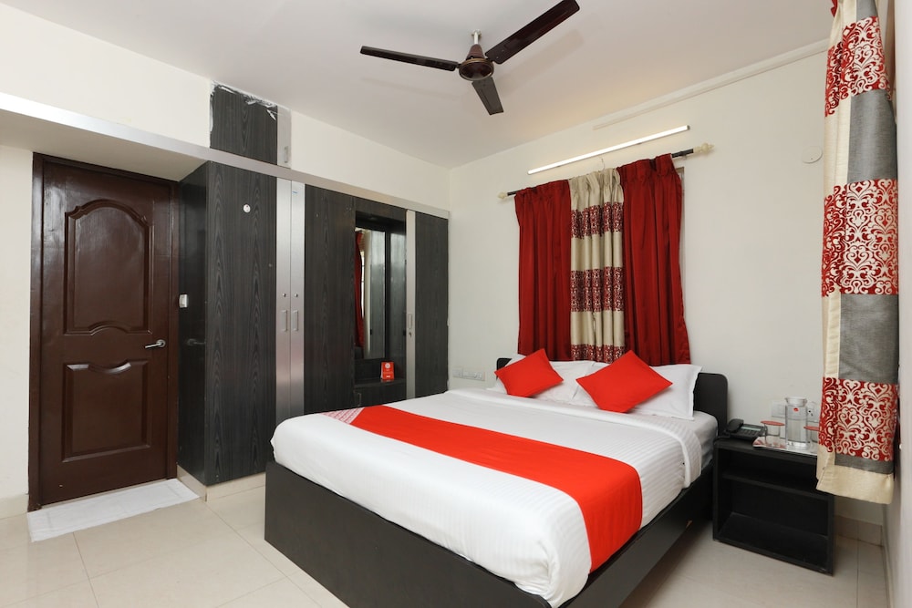 OYO 15133 Sharon Residency