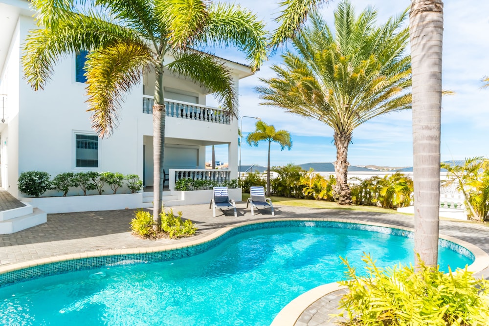 Palm Crest