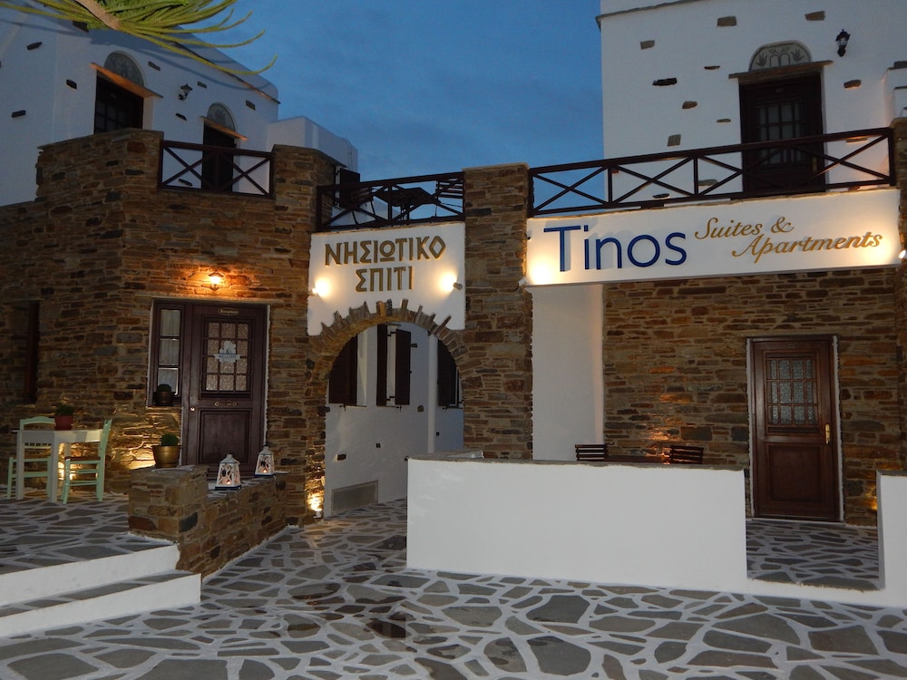 Tinos Suites & Apartments