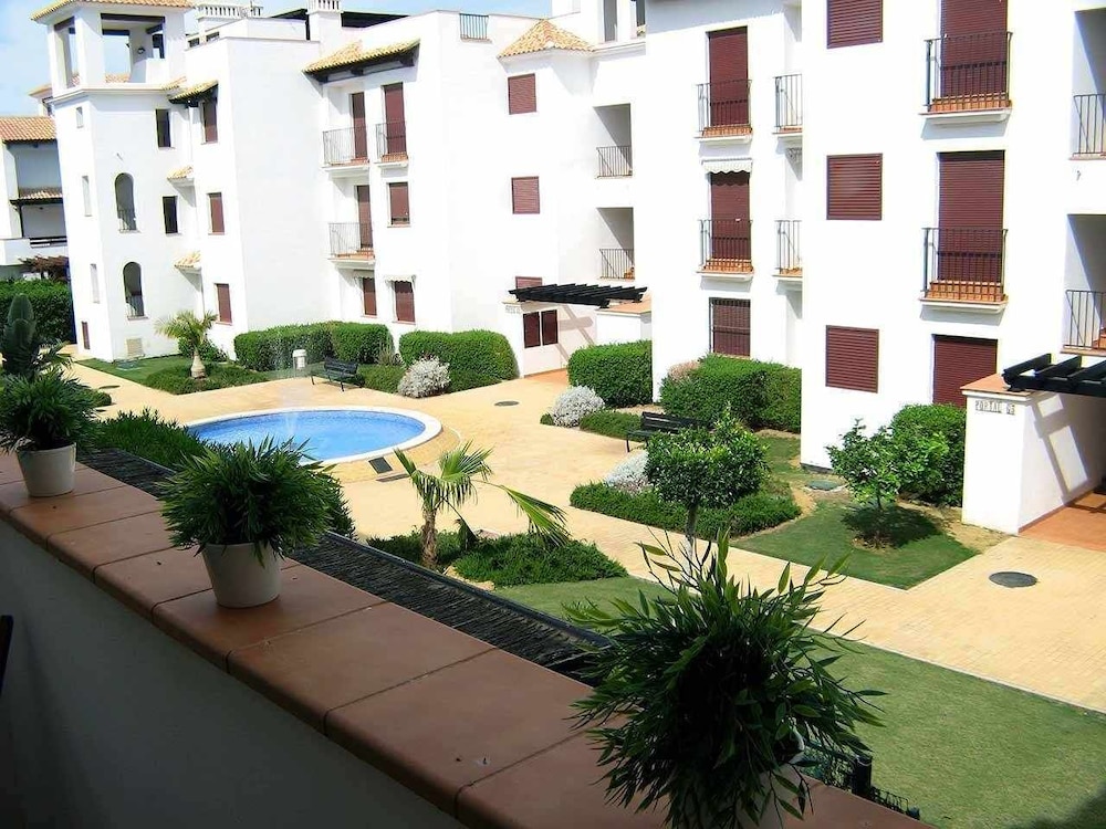 Venavera H21a - 2 Dorm / 1bath Walk to Beach