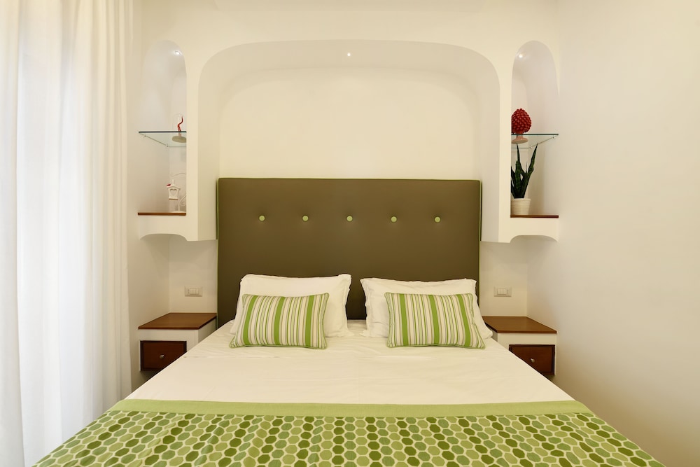 Sorrento Rooms