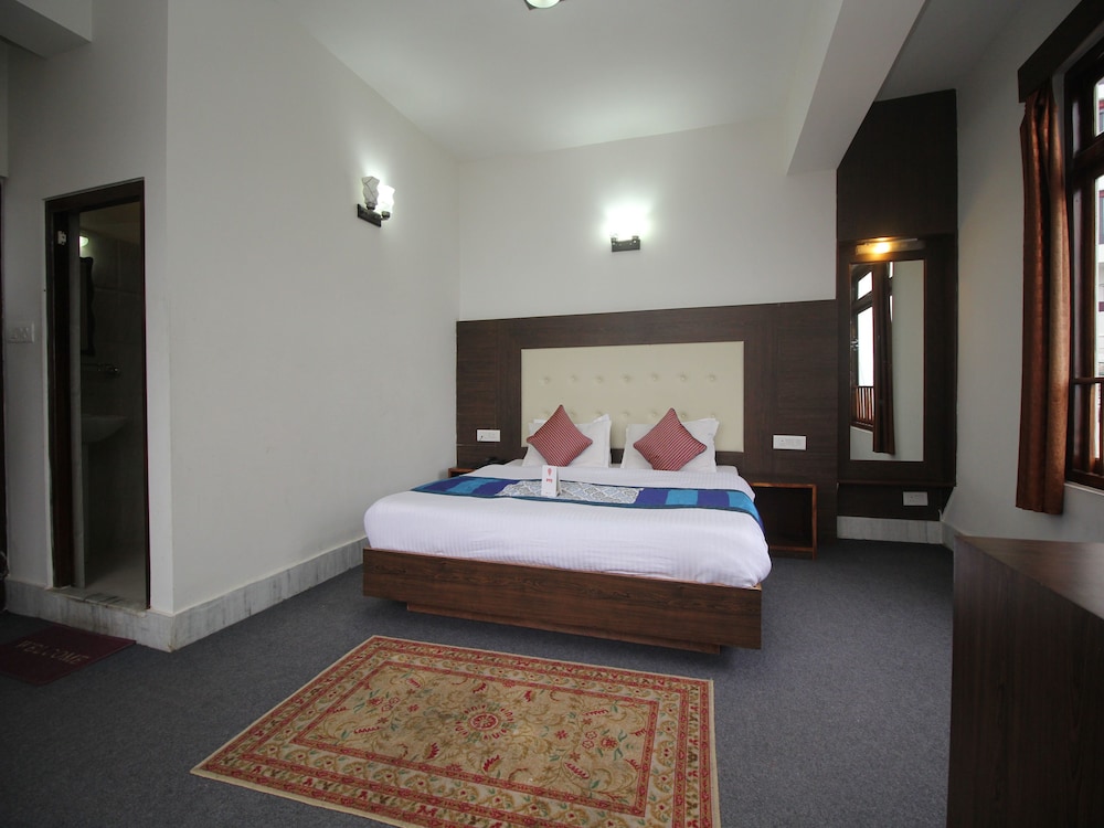 OYO 7620 Hotel Yukim Residency