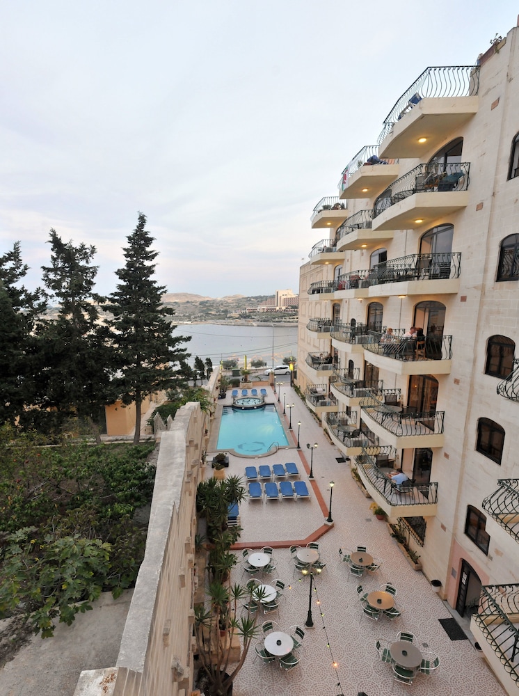 White Dolphin Complex