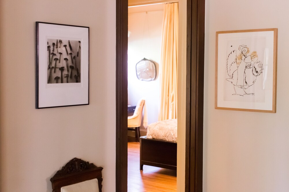 Stonehurst Place Bed & Breakfast