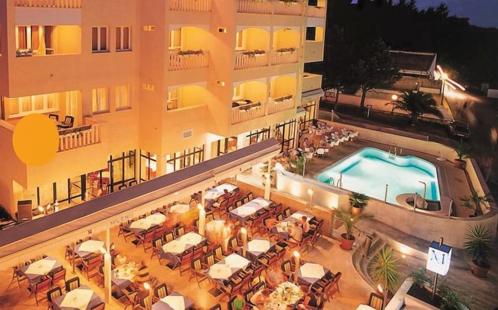 Aparthotel Milenij