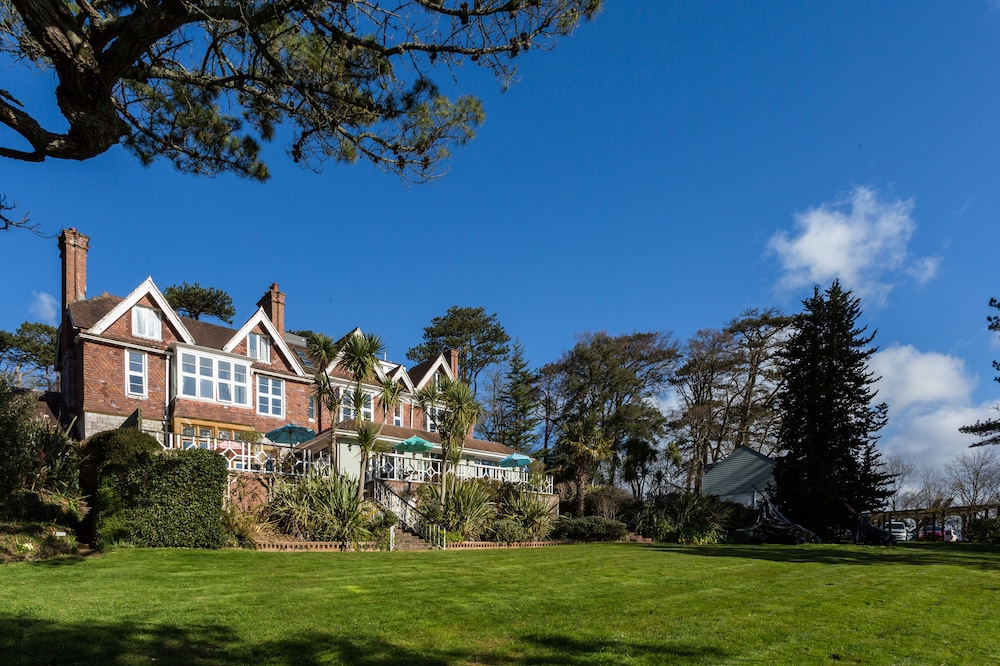 OYO Orestone Manor