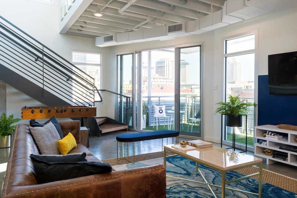 2br/2ba Penthouse in Warehouse Dist. by Domio