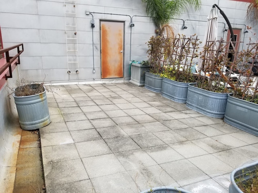 Amazing 3br/2ba Industrial Apt in Nola by Domio