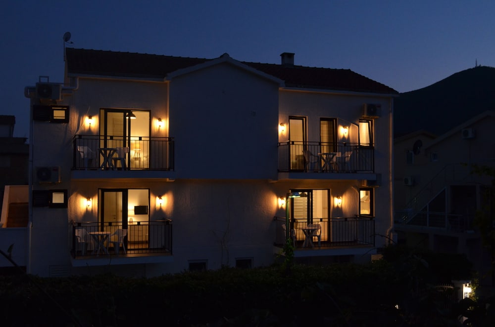 Casablanca Apartments