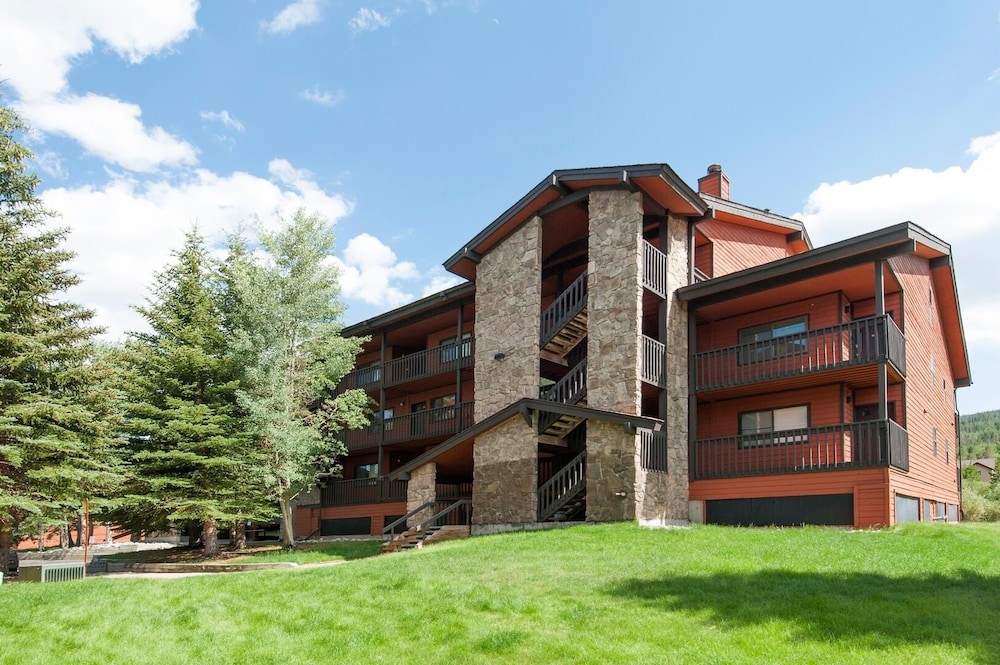 Mountainside 316g 2 Bedroom Condo by Redawning