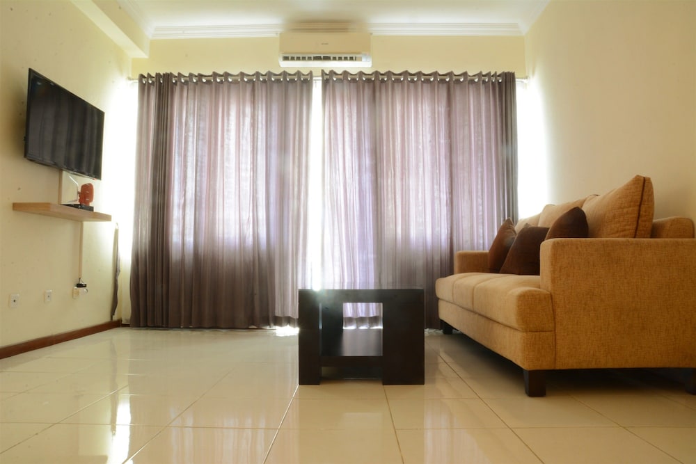 Luxury Design Grand Palace Kemayoran Apartment With Private Bathtub