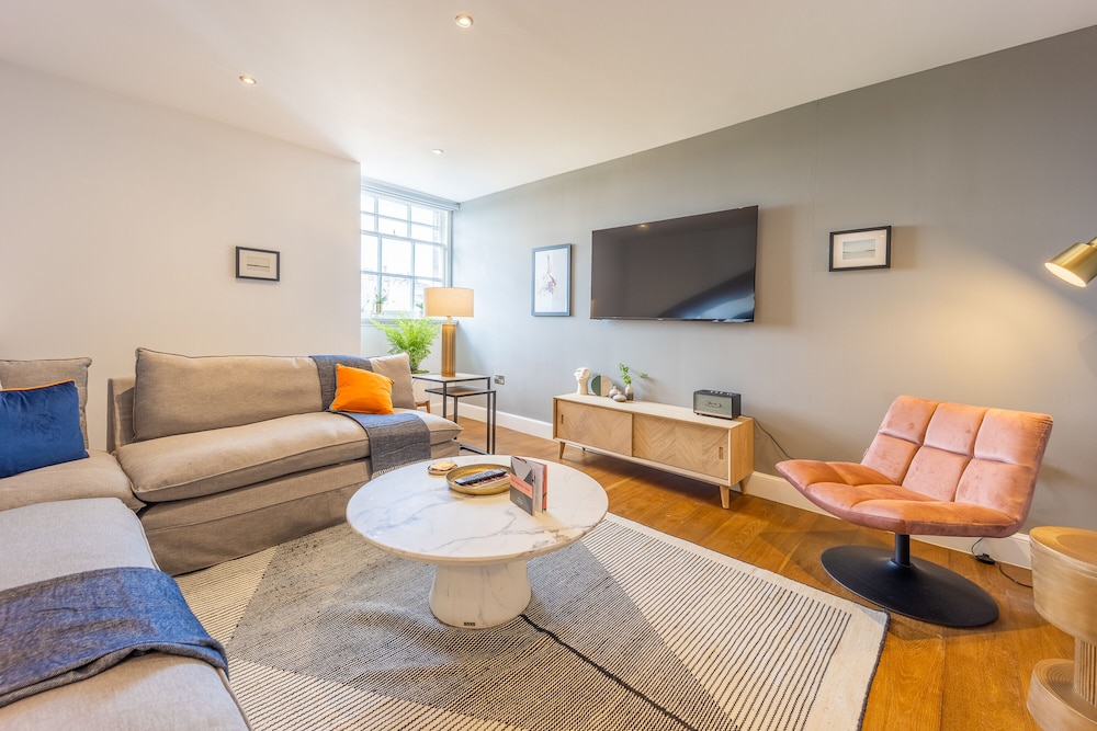 No.1 Apartments – George IV Bridge