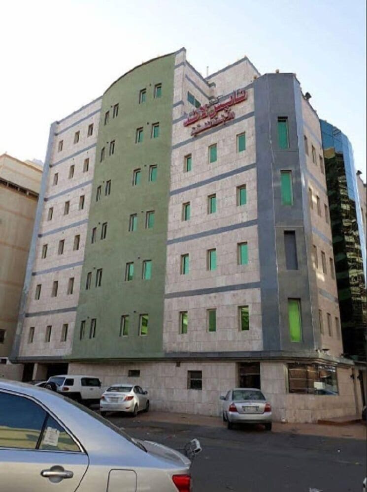 Nice Land Apart-Hotel