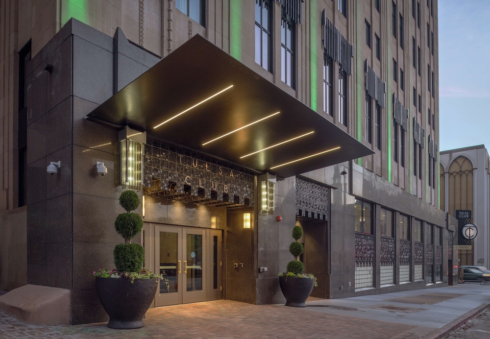 Tulsa Club Hotel, Curio Collection by Hilton