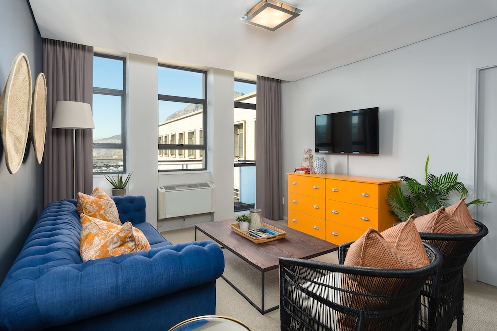 Fountain Suites 1001