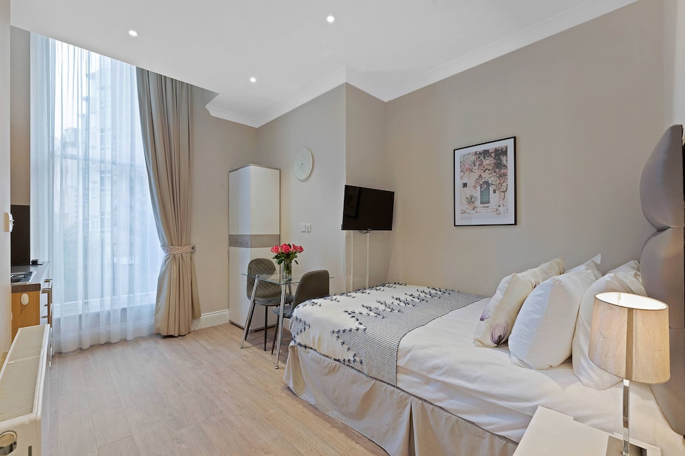 Guilford Street Apartments