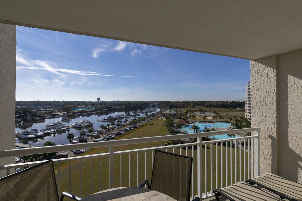 Yacht Club S #1-801 3 Bedroom Condo by Redawning