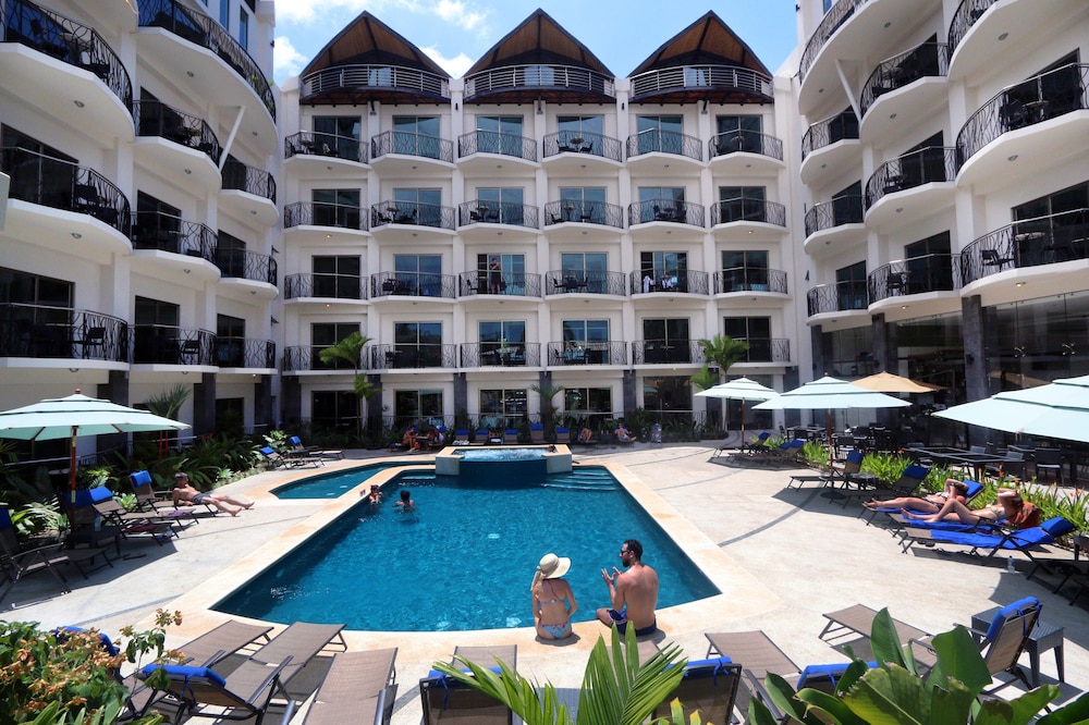 PACIFIC SUITES Boutique Hotel & Bistro