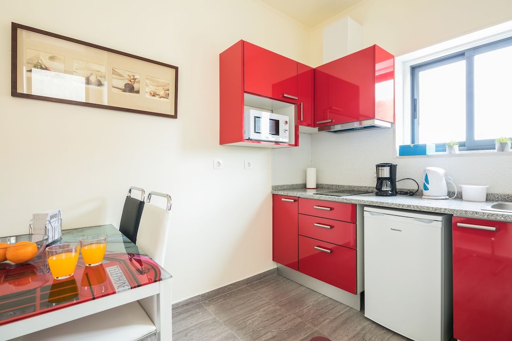 Apartamento A Francos Artist Painting 1