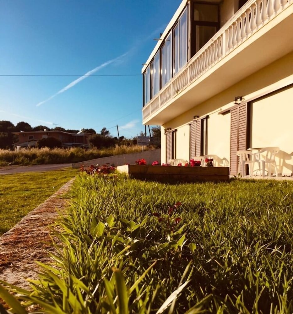 Family Studios Aparthotel