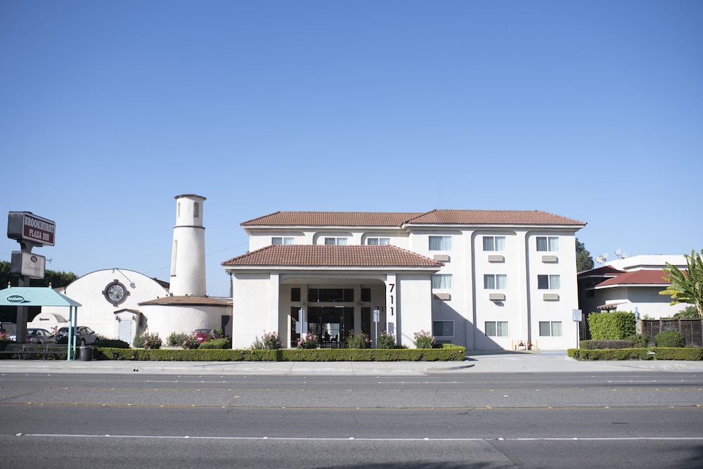 Brookhurst Plaza Inn