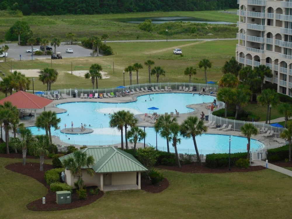Yacht Club S #1-1001b 2 Bedroom Condo by RedAwning