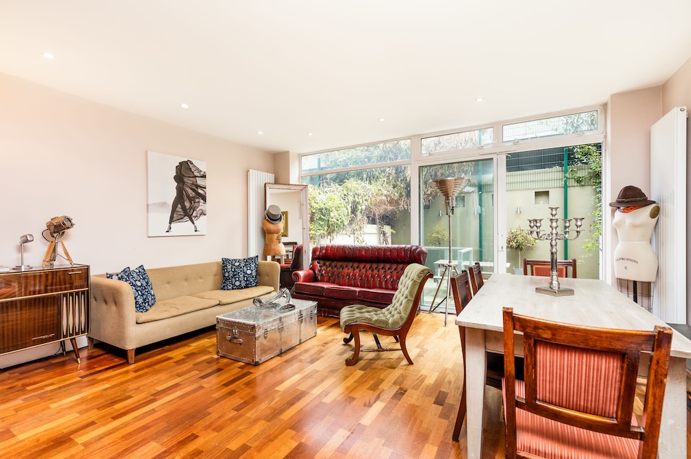 Muse Haus Riverside
