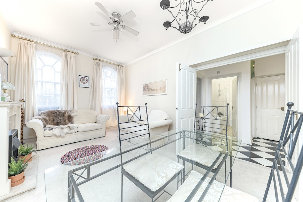 Spacious Apartment in Trendy Islington