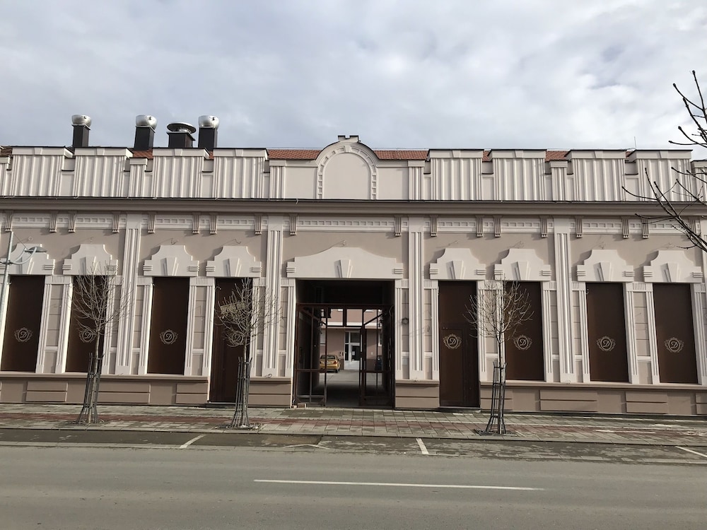 King Peter Apartments