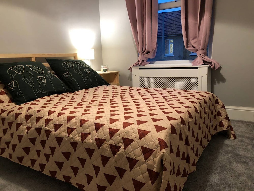 Double bedroom near Heathrow