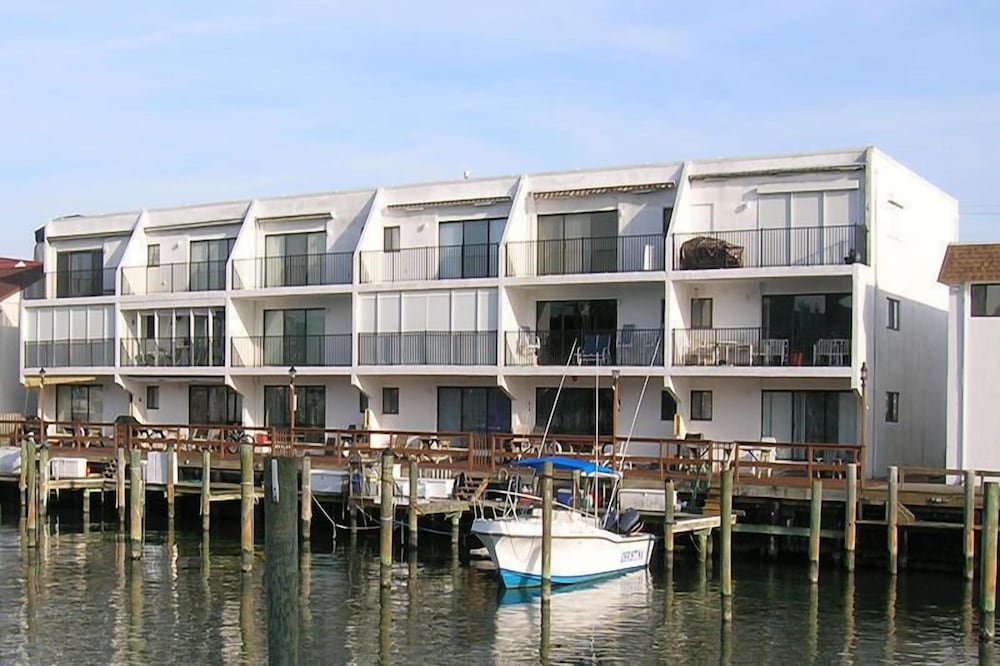Mariner's Wharf 105 - 2 Br Condo