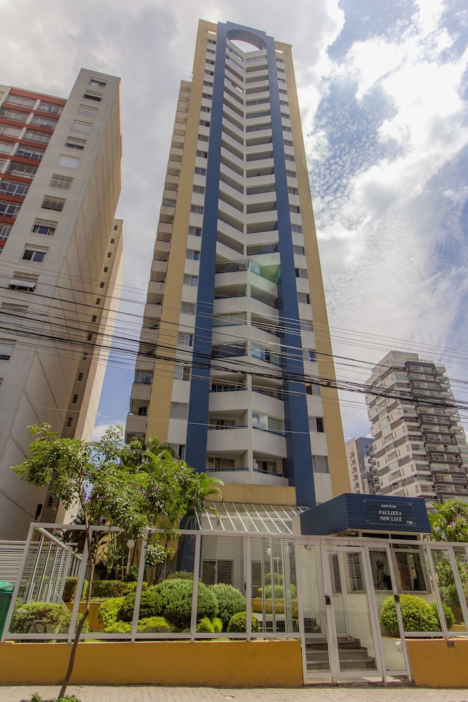 Apartamento na Rua Frei Caneca 750
