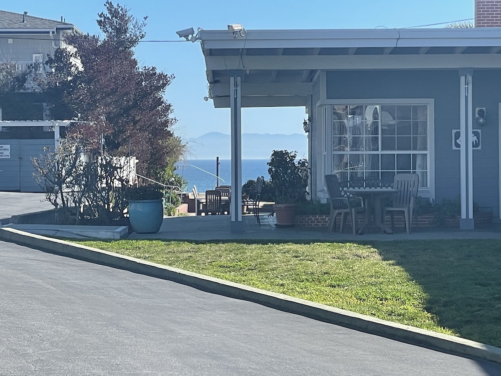 Edgewater Beach inn and suites