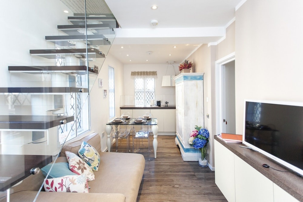 Royal Court of Justice view