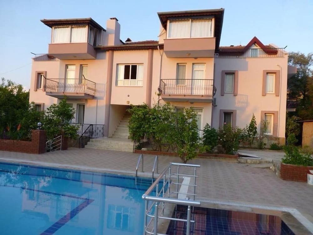 HYT Apart 3 Bedroom1 by Dream of Holiday