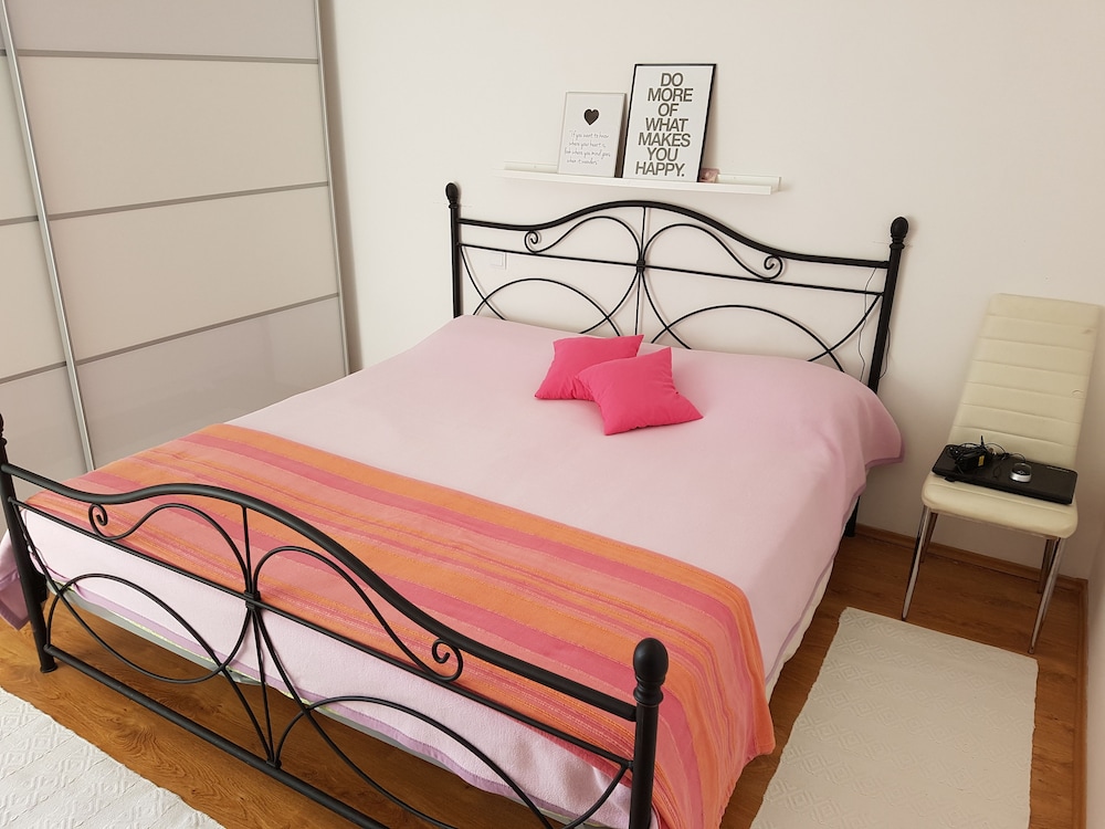 Mara Apartment