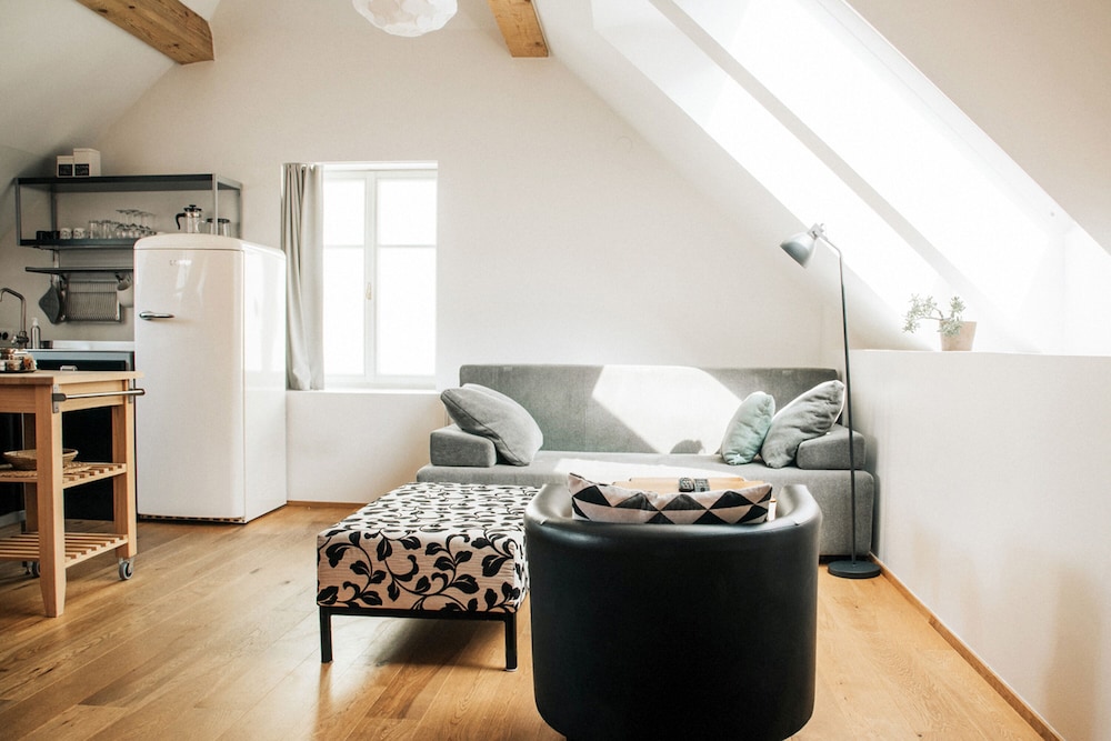 Apartments and rooms Meščanka