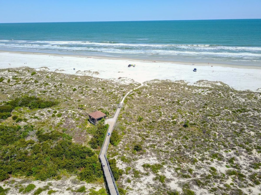 Hibiscus Condo - Pool View, 2br/2bth, 3 Pools, Wifi