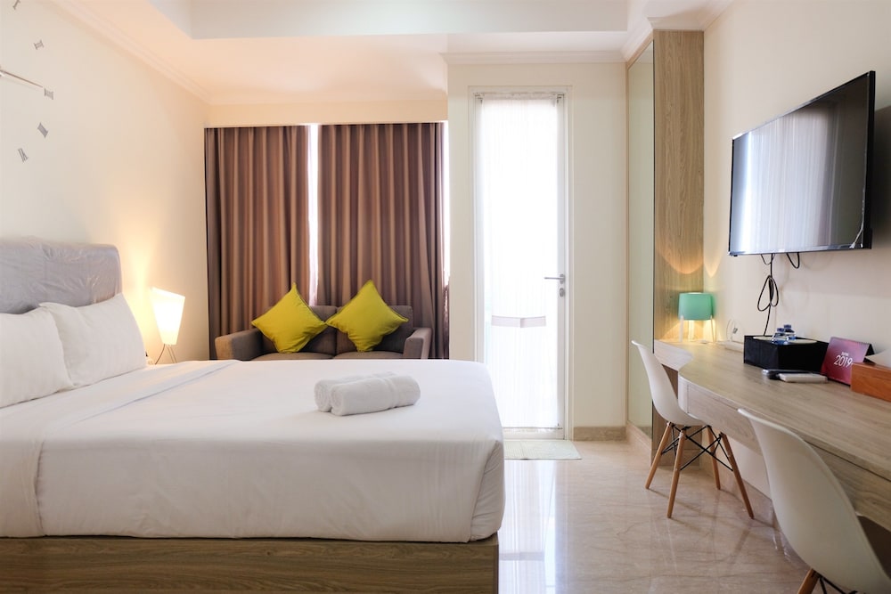 Best Price Studio Menteng Park Apartment