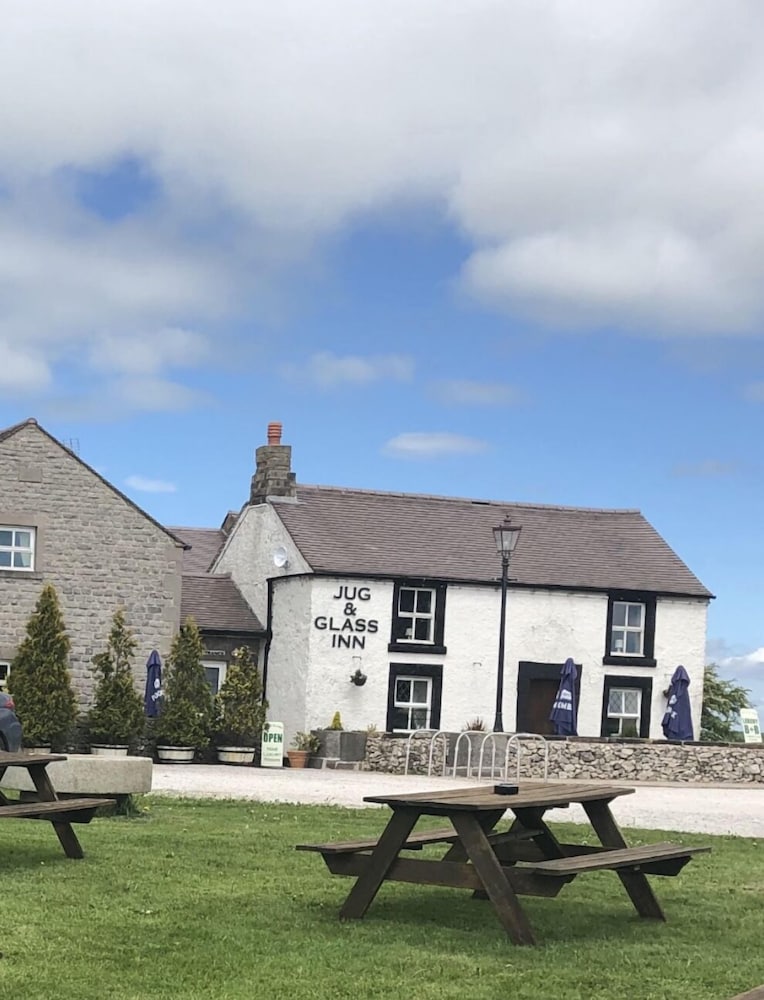 The Jug and Glass Inn