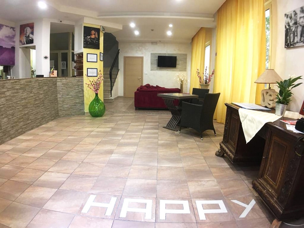 Hotel Happy