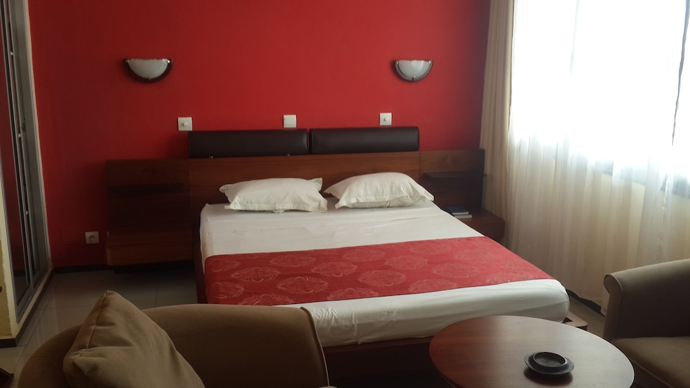 Hotel Plazza Inn