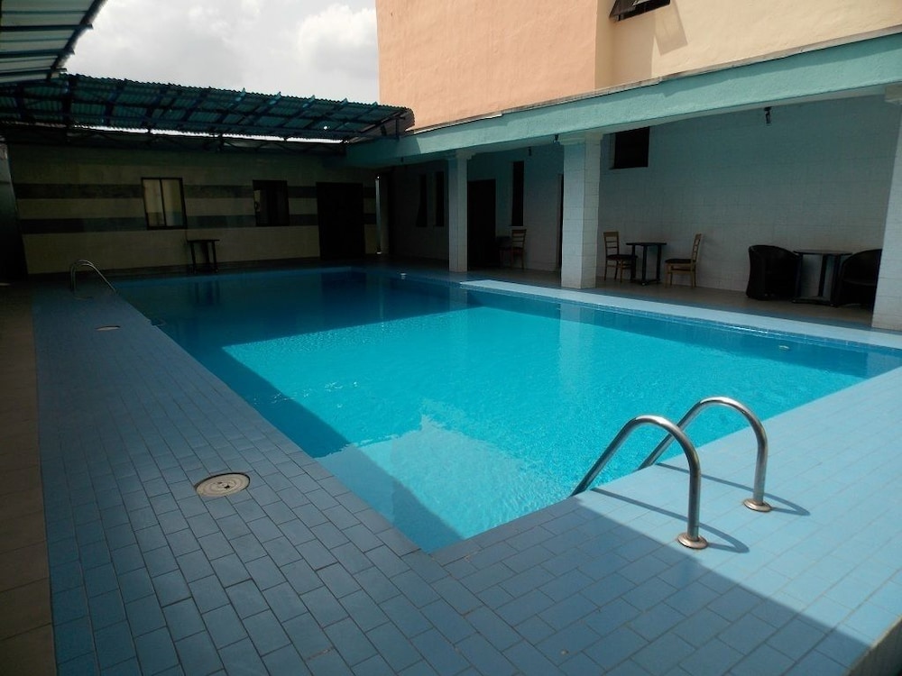 Visa Karena Hotels