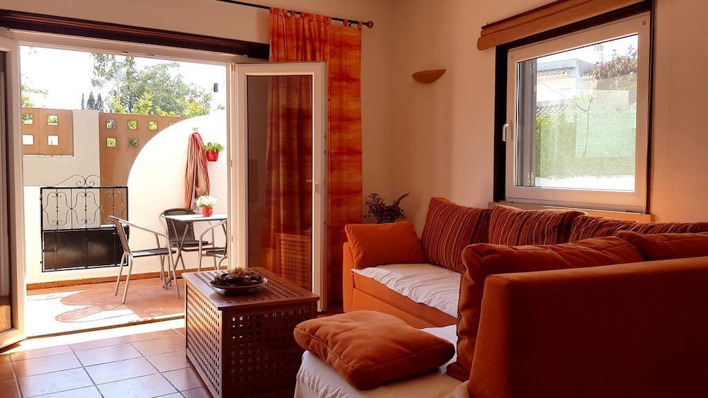 Cozy Apartment near the beach