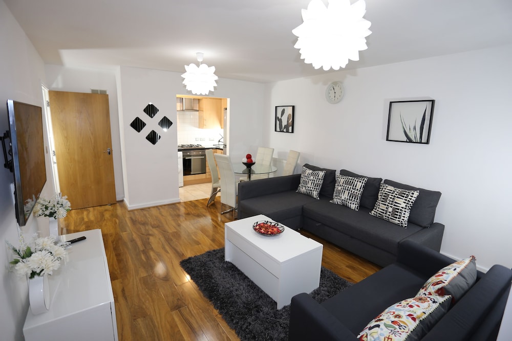 2 bed Riverview Bridge House Apartment