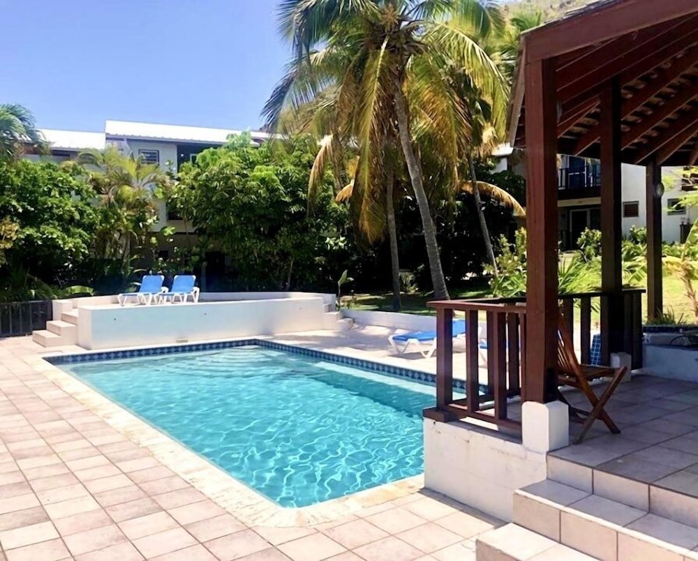 Cozy one-bedroom & mezzanine apartment