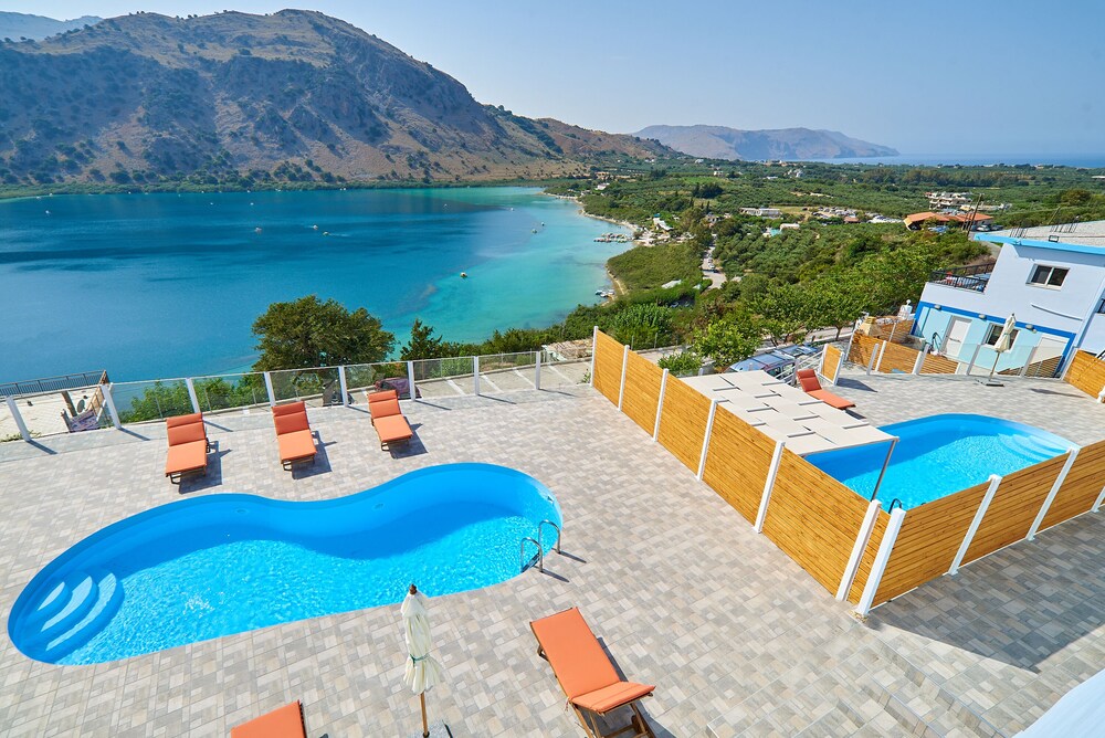 Lake View Suites