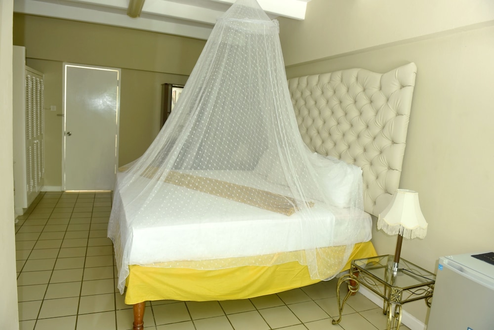 Pineapple Suites