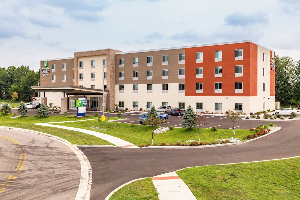 Holiday Inn Express & Suites Elkhart North, an IHG Hotel