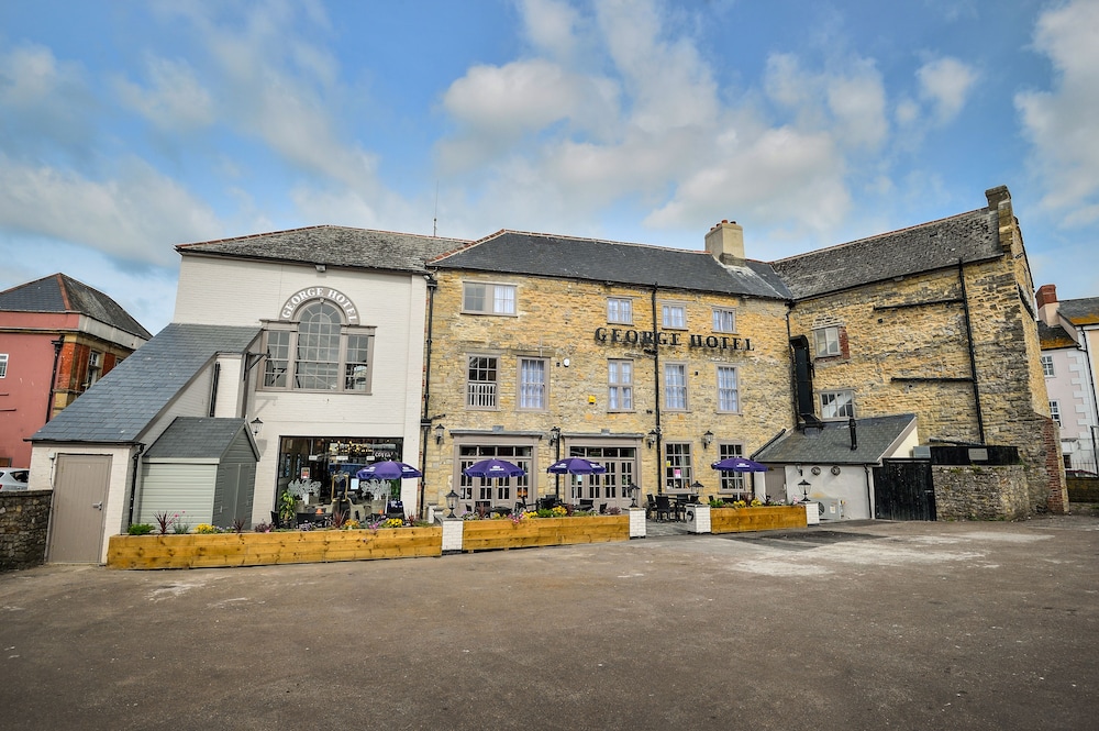 The George Hotel
